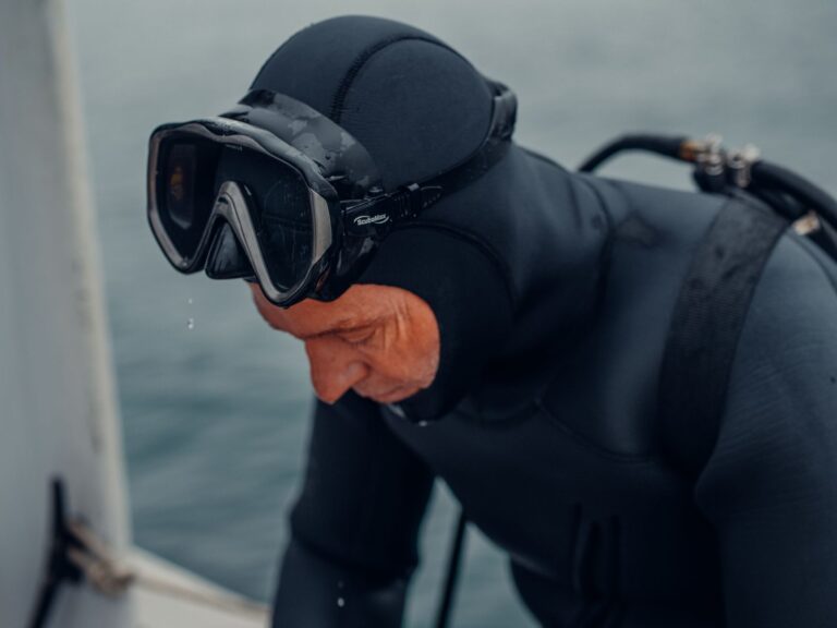 Diving With Metal Implants: Clearance, Comfort, and Safety