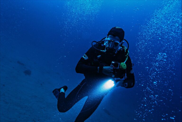 Diving With Back Problems: Gear, Mobility, and Medical Clearance
